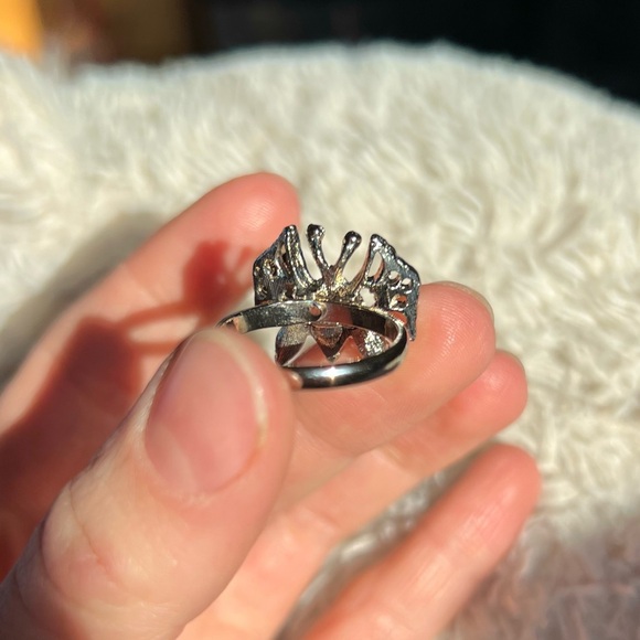 Moth Ring - Picture 4 of 4
